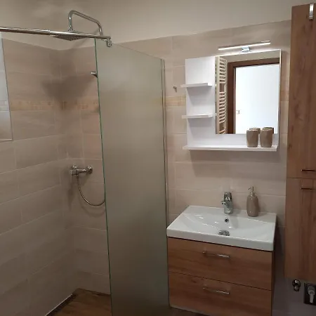 27 Apartmán
