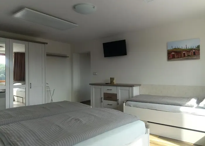 27 * Němčičky